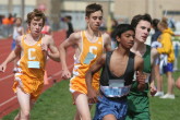 Chris Applegate closely follows Marc Saccmanno in the 3200m