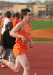 Adam Henriksen in the 800m